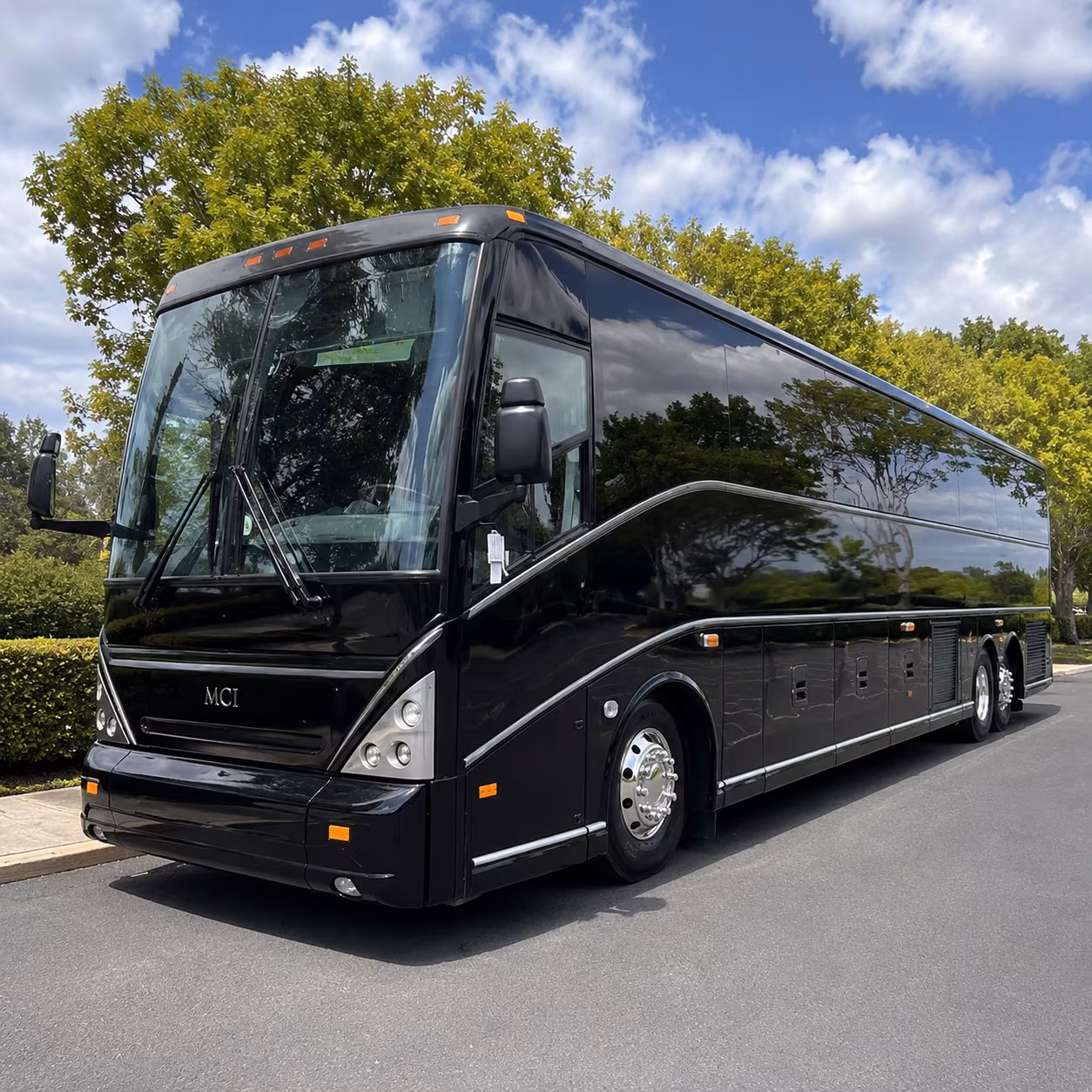 panamacitycharterbuscompany com can connect you with daily contractor and group shuttle services